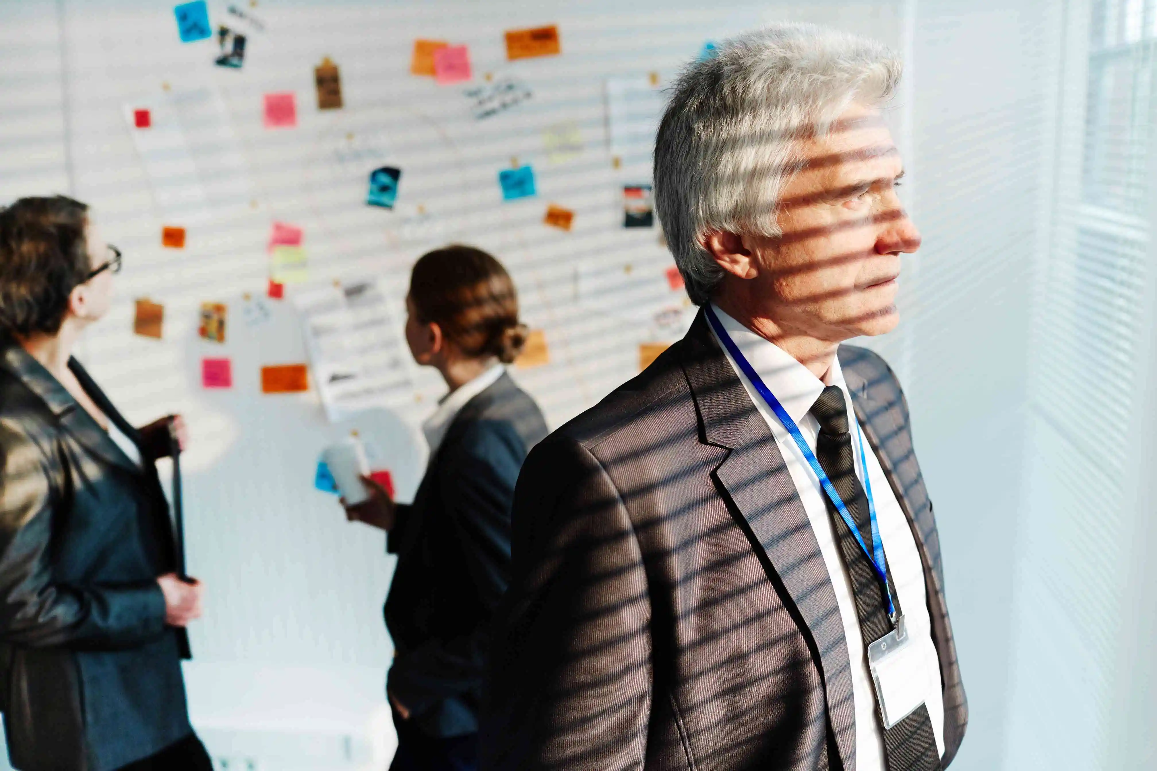 Decisiones incómodas que todo líder posterga (y paga después)